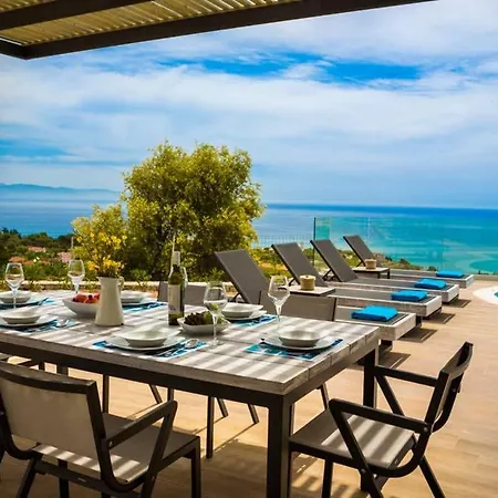 New Blue With Private Pool At Trapezaki