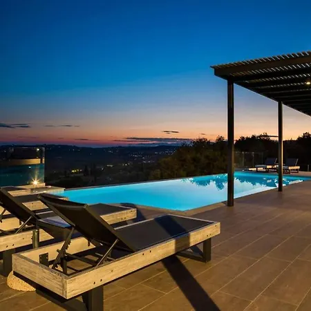 New Blue With Private Pool At Trapezaki فيلة Afrato