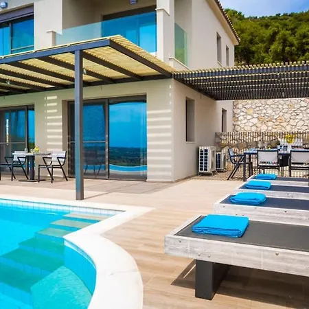 New Blue With Private Pool At Trapezaki