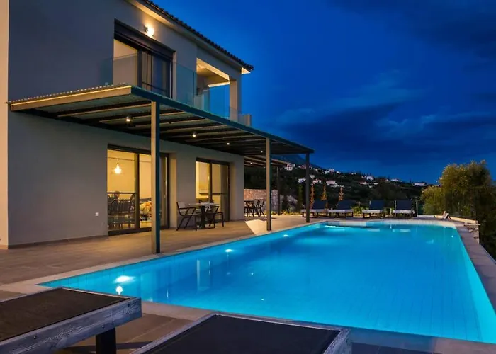 فيلة New Blue With Private Pool At Trapezaki Afrato