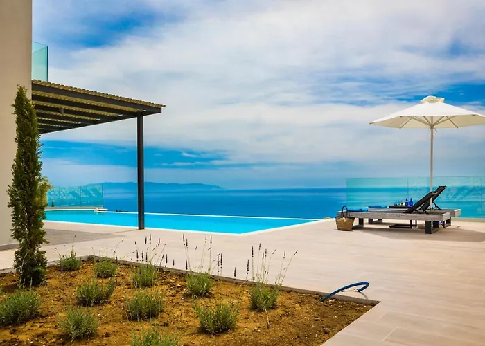 New Blue With Private Pool At Trapezaki וילה Afrato